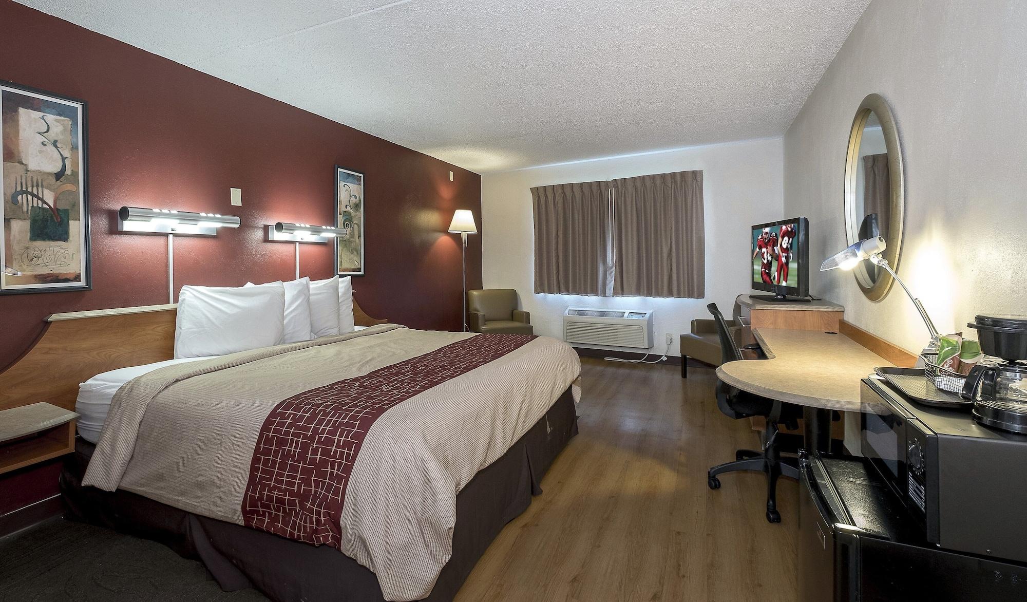 Red Roof Inn & Suites Cleveland - Elyria Exteriör bild