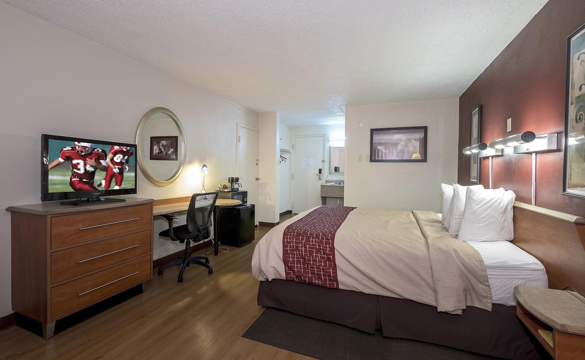 Red Roof Inn & Suites Cleveland - Elyria Exteriör bild