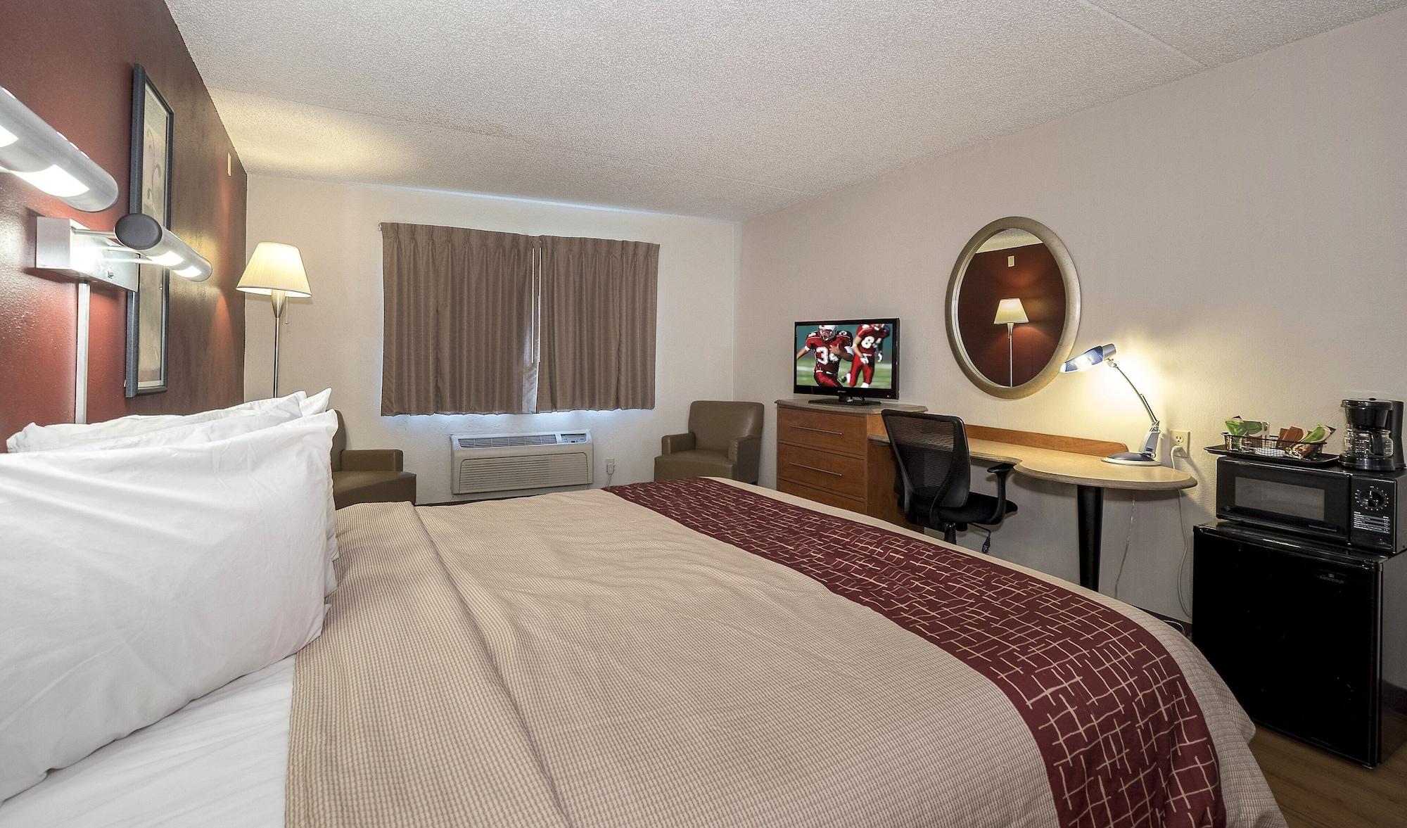 Red Roof Inn & Suites Cleveland - Elyria Exteriör bild