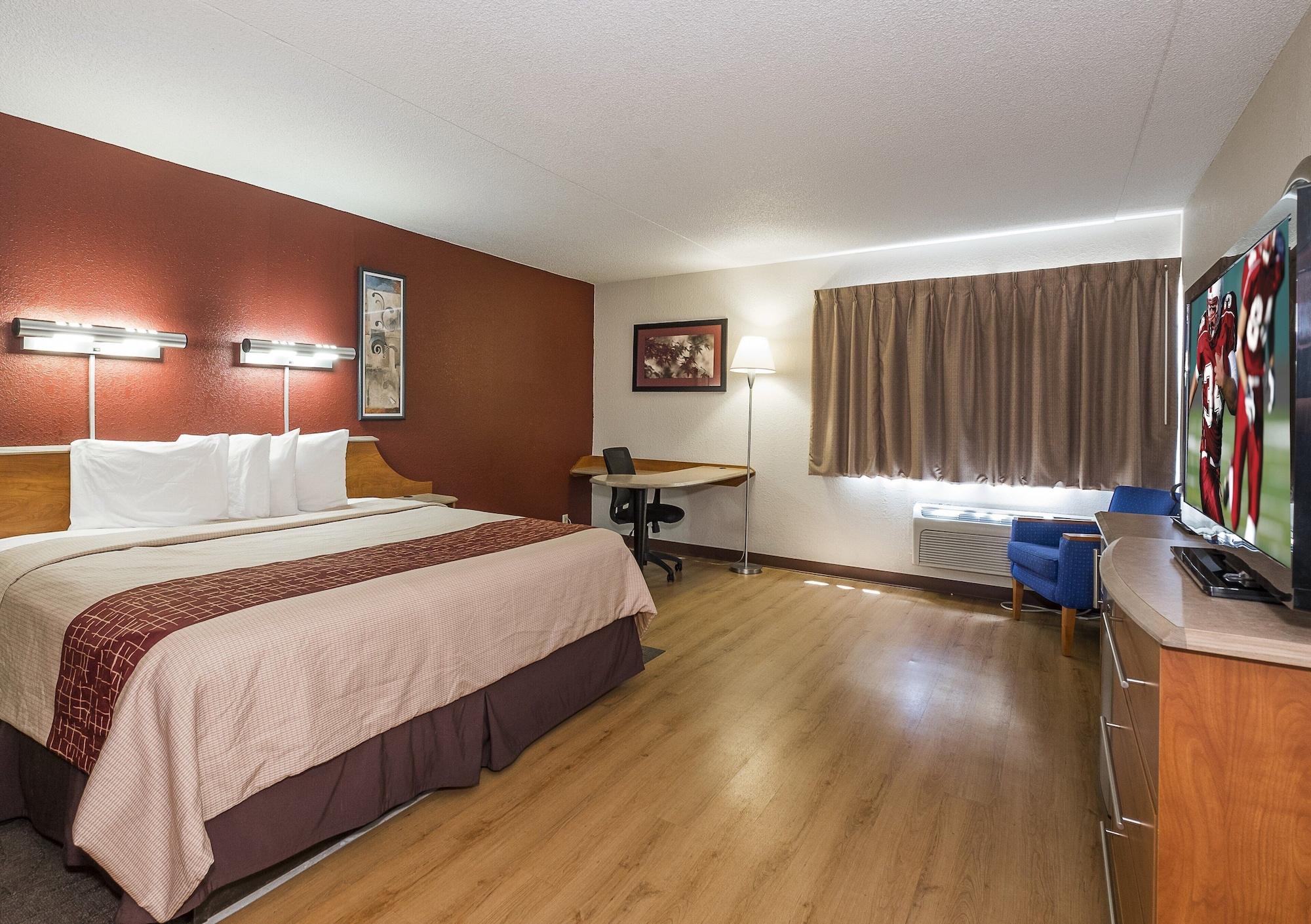 Red Roof Inn & Suites Cleveland - Elyria Exteriör bild