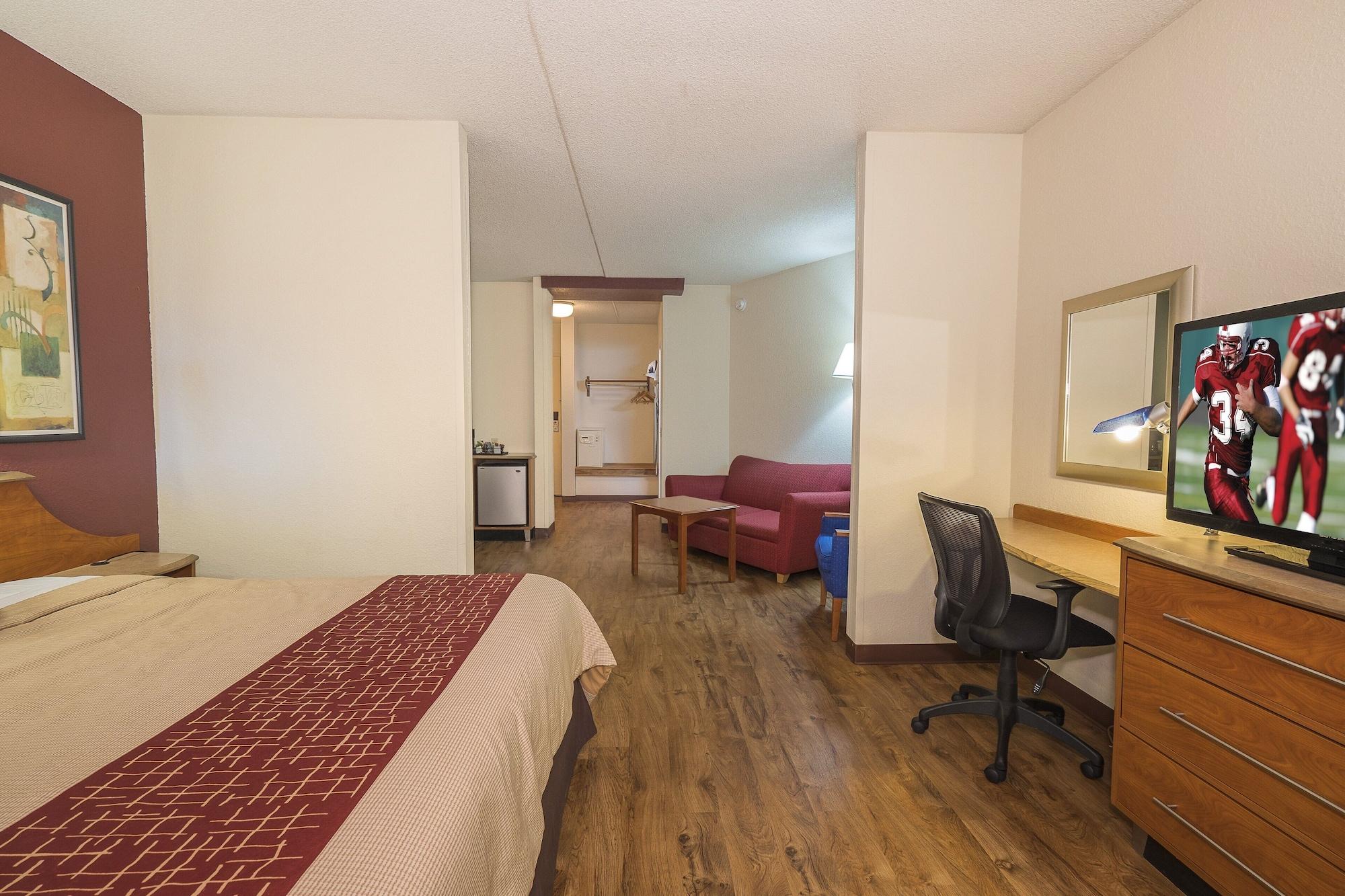 Red Roof Inn & Suites Cleveland - Elyria Exteriör bild