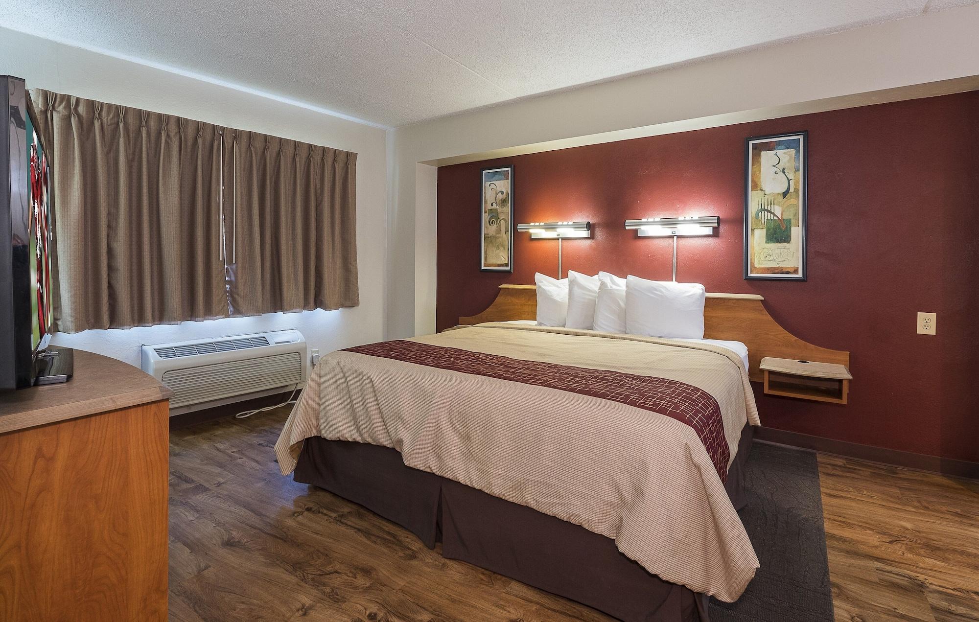 Red Roof Inn & Suites Cleveland - Elyria Exteriör bild