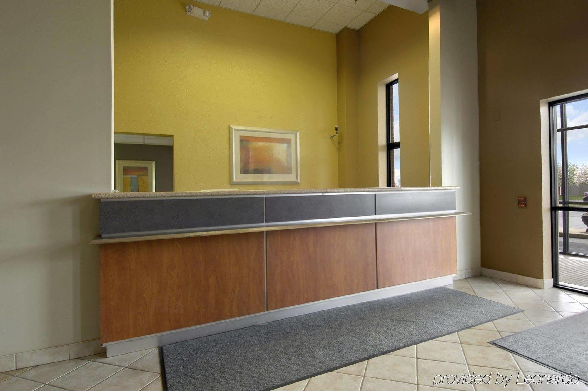 Red Roof Inn & Suites Cleveland - Elyria Exteriör bild